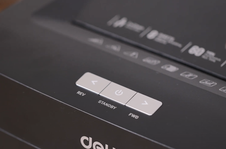 آلة تقطيع الورق للأعمال Deli ET094