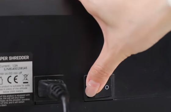 آلة تقطيع الورق 01 Deli E14400