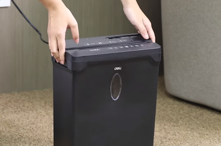 آلة تقطيع الورق Deli ET014